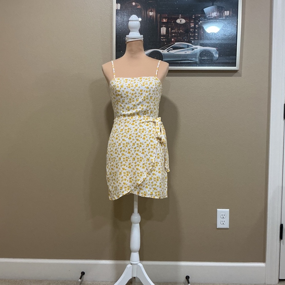 Forever 21 Yellow Floral Mini Dress